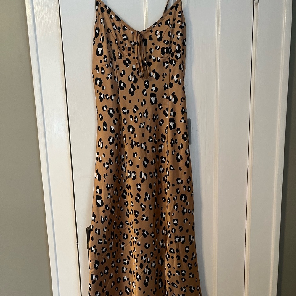 NWT Lulu's Tan and Black Leopard Midi Dress, size Large